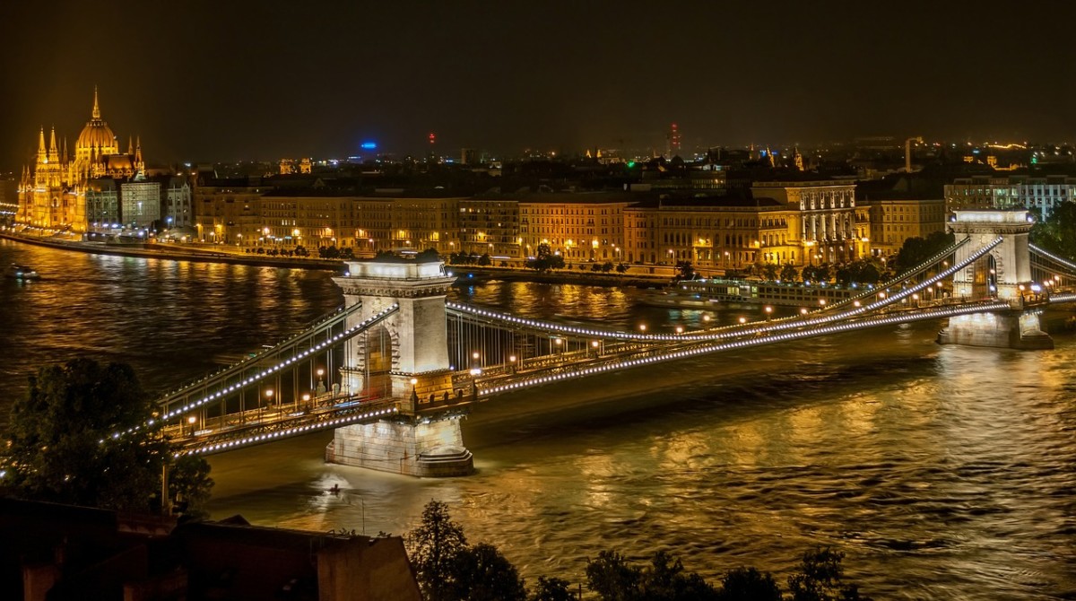 Cosa Vedere a Budapest - Ponte delle Catene