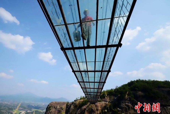 Ponte di Vetro - Cina Hunan - Drone
