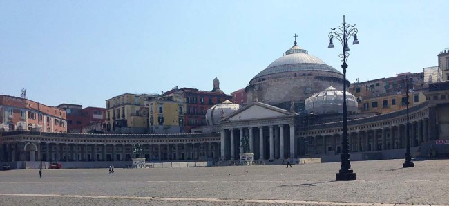 Cosa Vedere a Napoli in due Giorni - Piazza Plebiscito